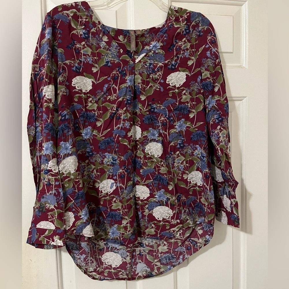Women’s long sleeve floral blouse